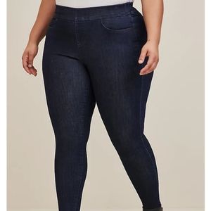 Torrid Super Skinny High-Rise Lean Jean size 3